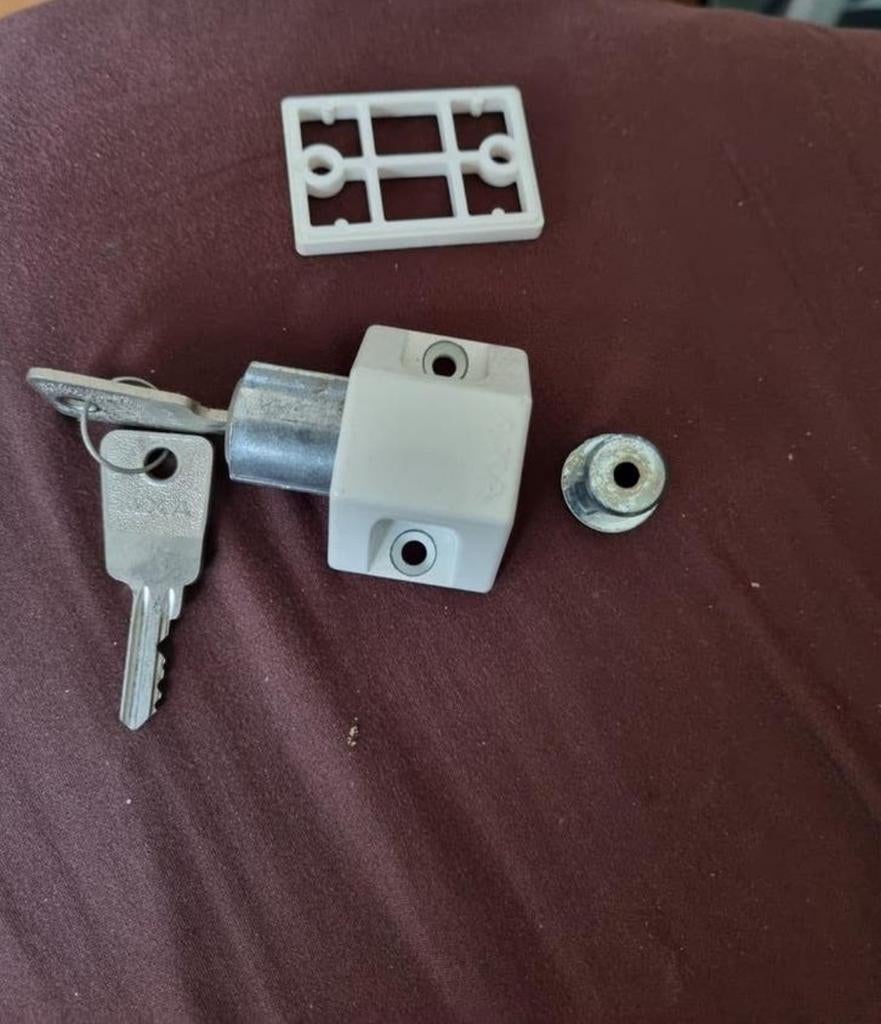 AXA 3011 oplegslot Wit Gebruikt bieden


Het compacte AXA, Ophalen of Verzenden, Gebruikt, Slot