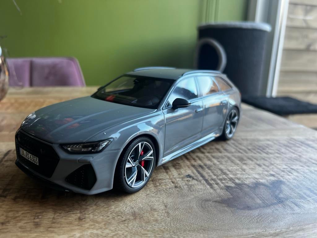 Audi RS 6 Avant minichamps 1:18, Hobby en Vrije tijd, Modelauto's | 1:18, Ophalen of Verzenden, Zo goed als nieuw, Auto, Overige merken