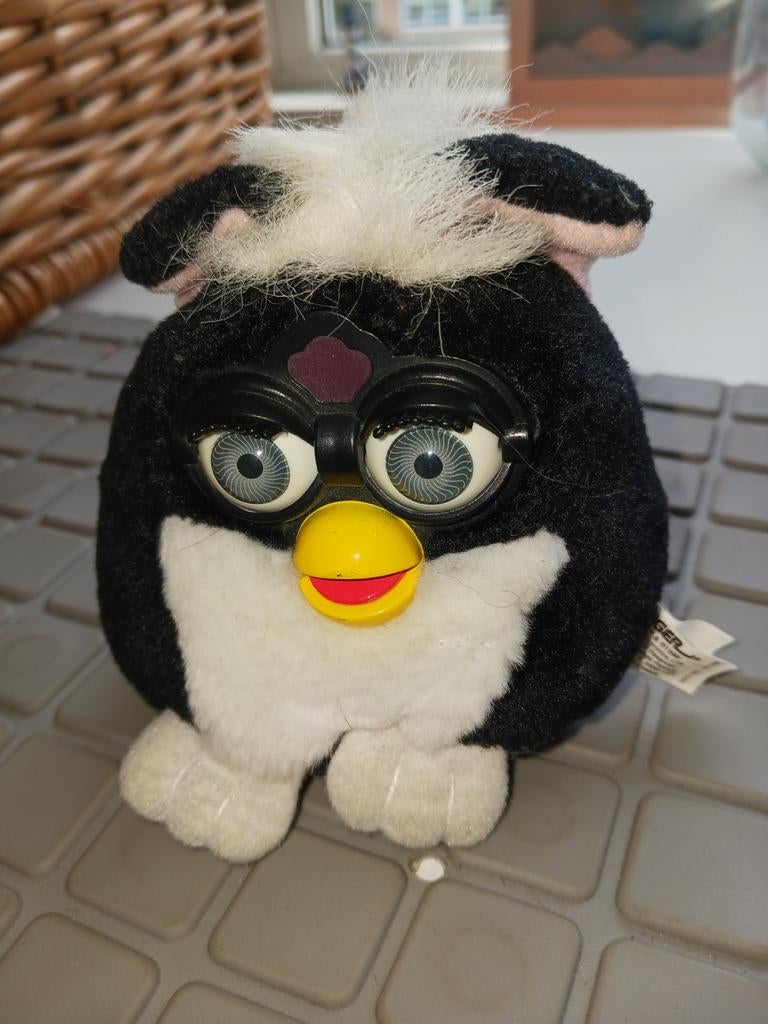 Furby zwart wit, Ophalen of Verzenden