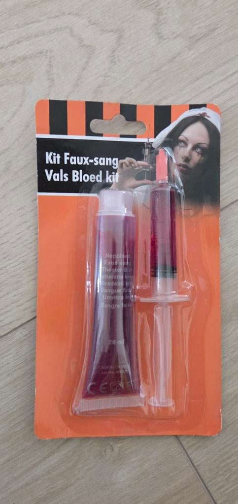 Vals Bloed Kit - Nepbloed voor Halloween en Feestjes, Hobby en Vrije tijd, Feestartikelen, Ophalen of Verzenden, Nieuw, Schmink