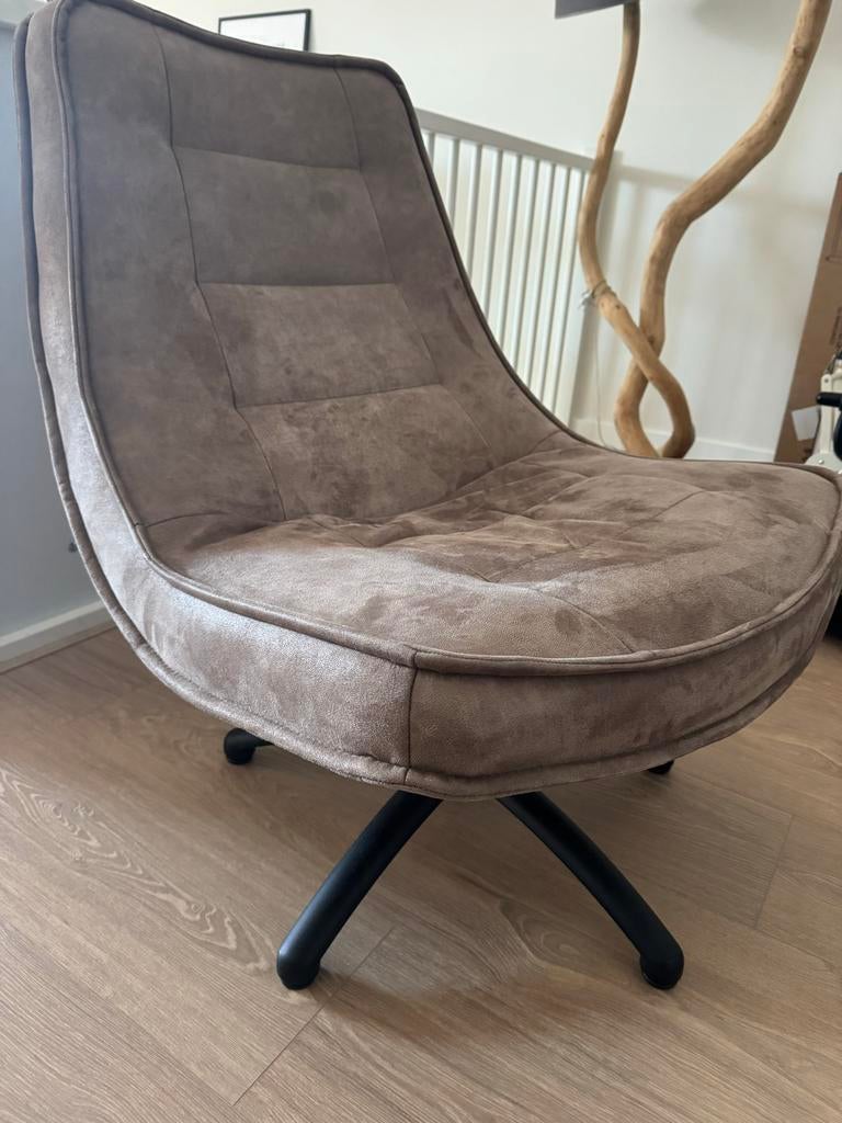 Draaifauteuil van suède leer, Ophalen, Bruin, Leer, Zo goed als nieuw