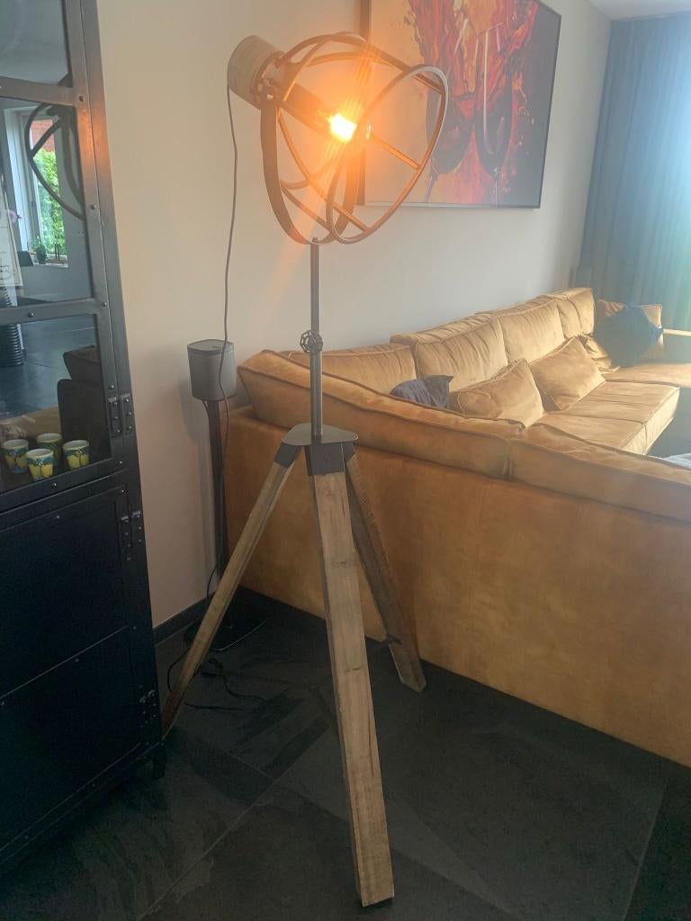 Lampen set industrieel - 1 vloer en 1 tafel - Hout/metaal, Ophalen, Industriële look - Zwart metaal met hout, Zo goed als nieuw