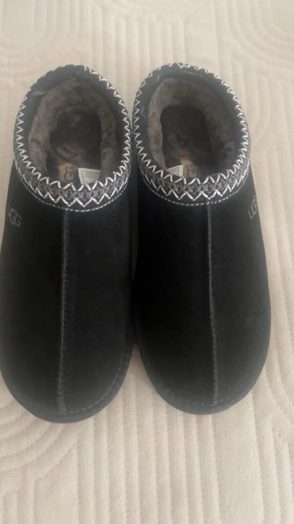 UGG Pantoffels Zwart - Maat 39, Kleding | Dames, Schoenen, Ophalen of Verzenden, Zo goed als nieuw, Zwart, Pantoffels of Sloffen