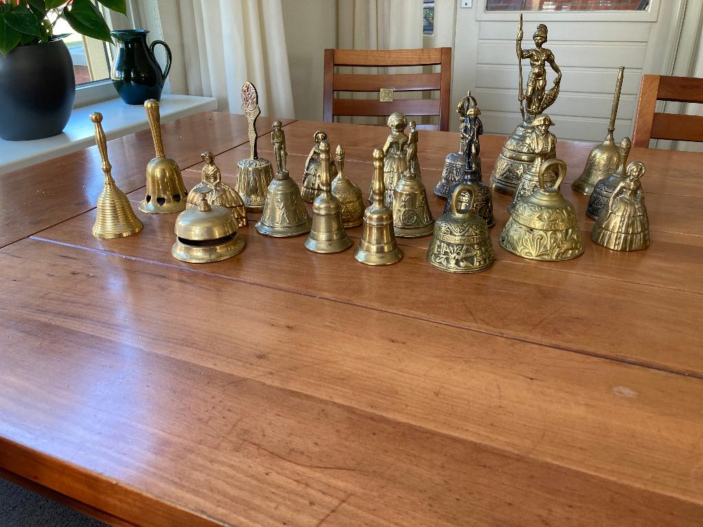 21 Koperen bellen, Antiek en Kunst, Antiek | Koper en Brons, Ophalen of Verzenden, Brons