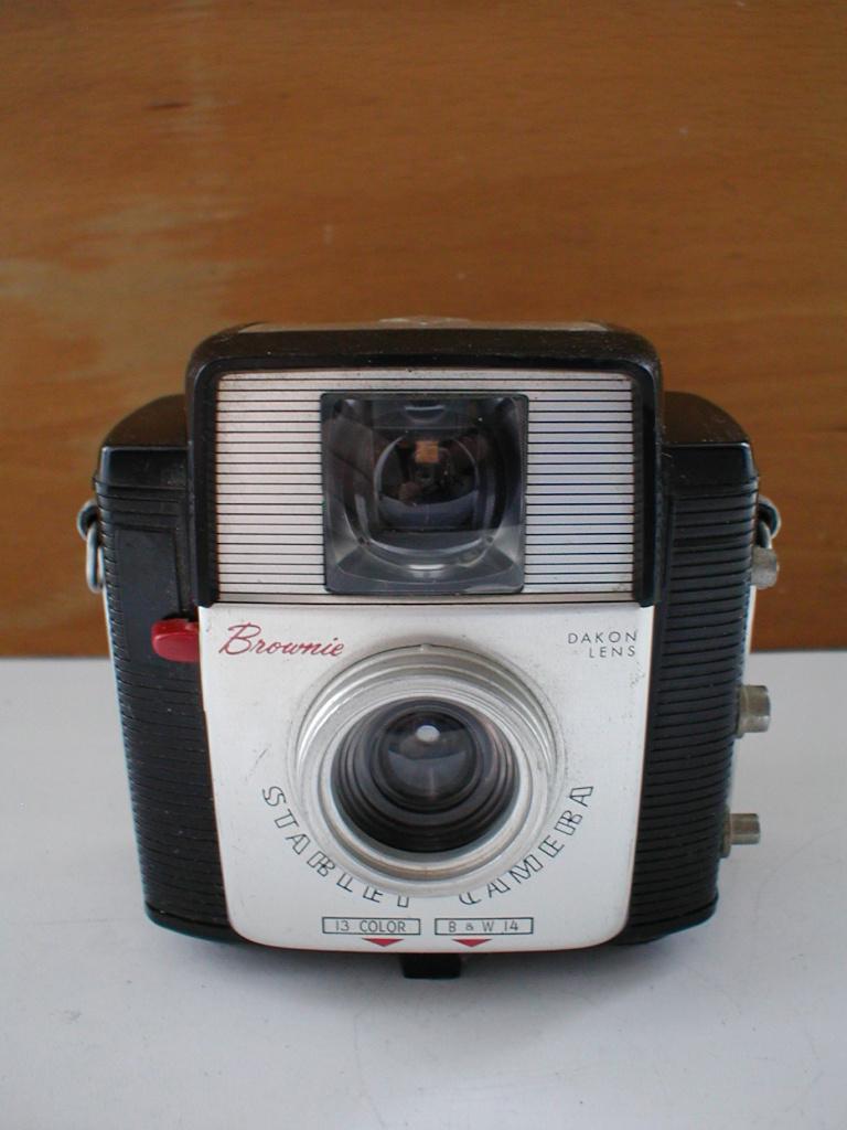 Kodak Brownie Starlet fotocamera, Ophalen of Verzenden, Gebruikt, Compact, Kodak