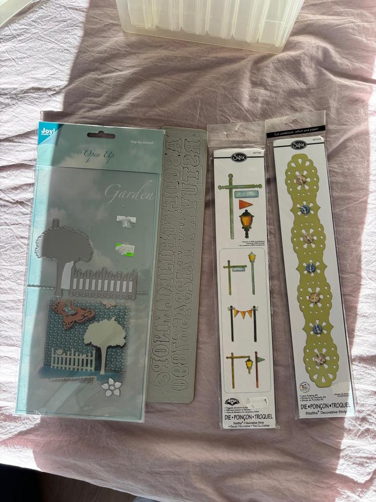 Snijmallen voor knutselen - Diverse ontwerpen, Geschikt voor snijden, Gereedschap of Toebehoren, Zo goed als nieuw, Grijs