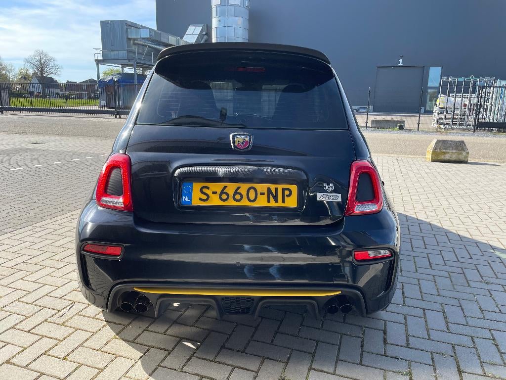 Fiat 500 Abarth - 595 PISTA - 2018 Zwart/Geel, Voorwielaandrijving, Stof, 40 €/maand, Zwart
