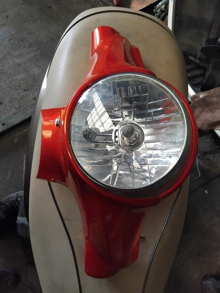 Sym fiddle 2 stuurkap rood met koplamp, Ophalen of Verzenden, Gebruikt, Koplamp