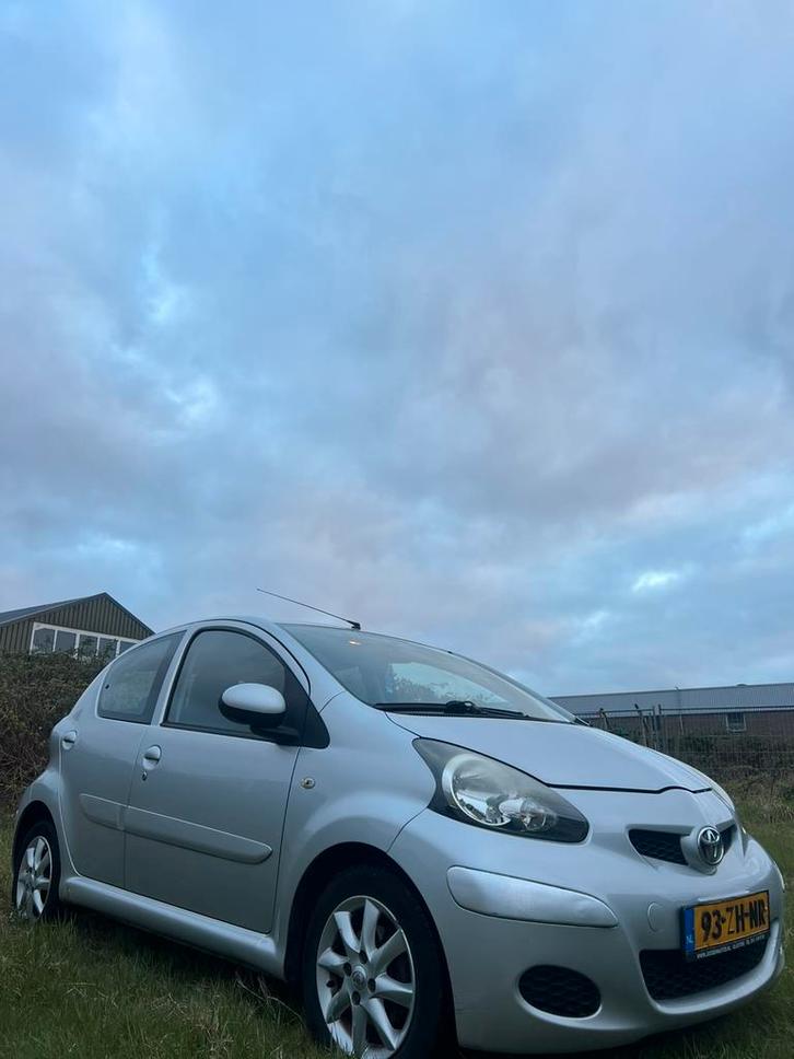 Toyota Aygo 1.0 12V Vvt-i 5DRS 2008 Grijs, Auto's, Toyota, Particulier, Aygo, Benzine, A, Hatchback, Handgeschakeld, Origineel Nederlands