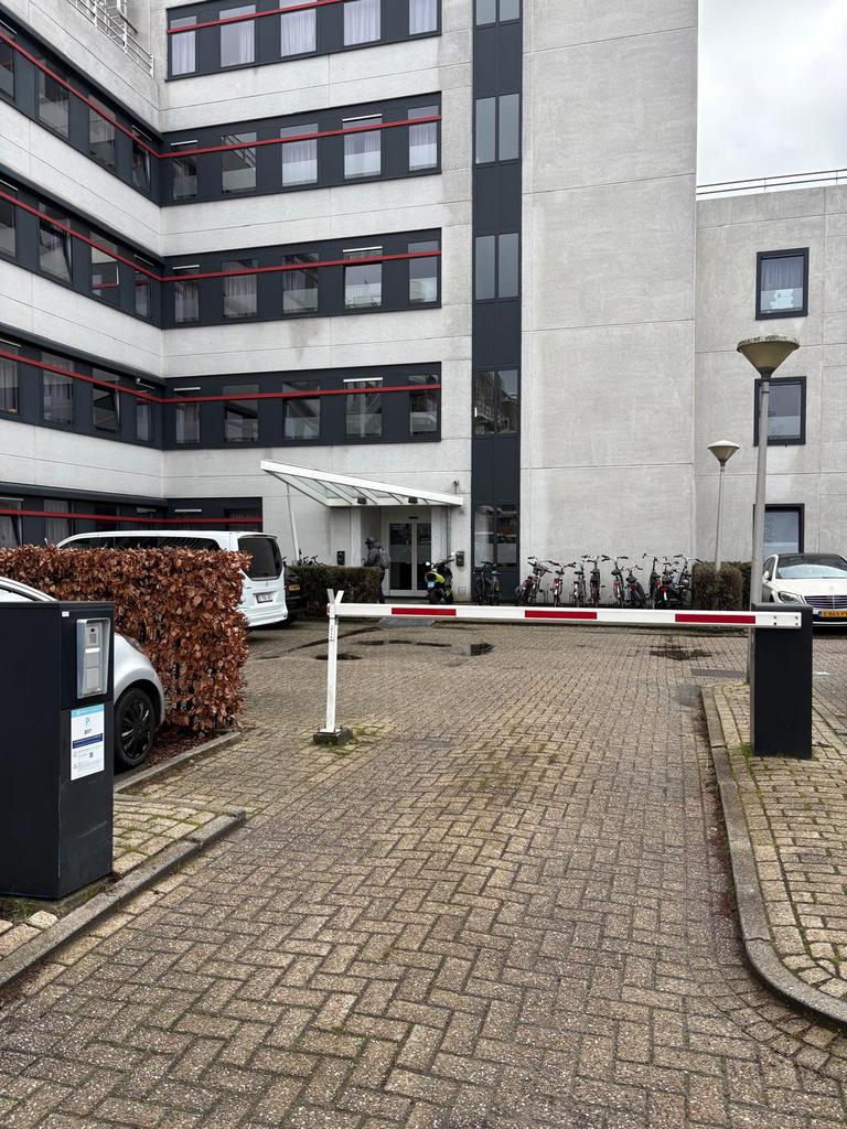 Parkeerplaats te huur Boschdijk 7 Eindhoven  75,- incl BTW, Huizen en Kamers, Garages en Parkeerplaatsen