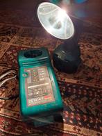 Makita DC 1414F acculader + Makita ml120 lamp, Ophalen, Gebruikt
