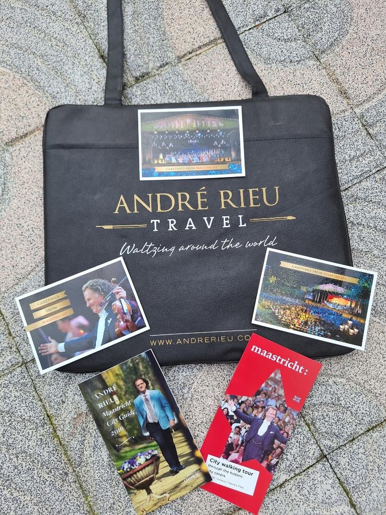 André Rieu Travel Tas/Zitkussen incl. verzamel items, Ophalen of Verzenden, Nieuw