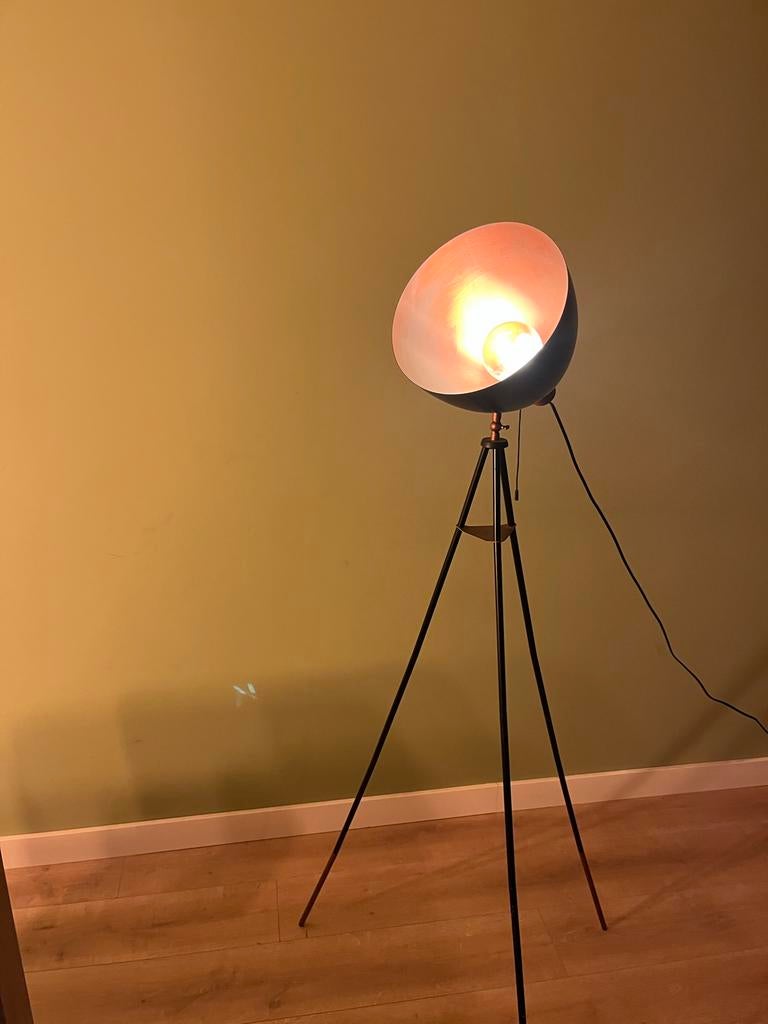 Staande lamp met driepoot onderstel, Ophalen of Verzenden, Gebruikt, 150 tot 200 cm