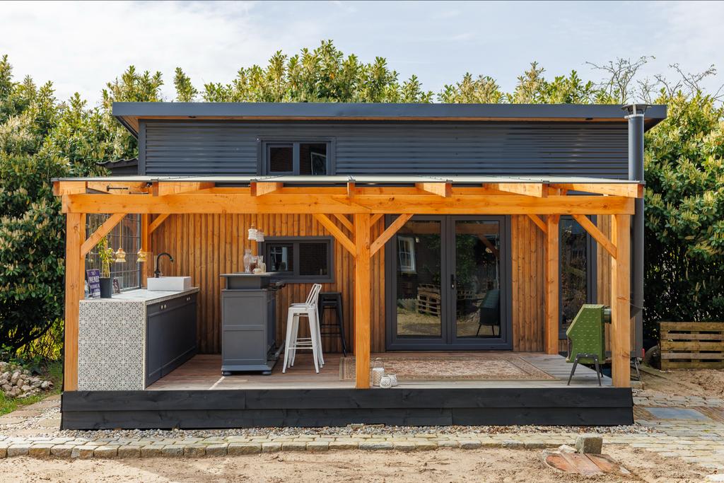 Tiny house, hoogwaardig en stijlvol met veranda., Gelderland en Veluwe, Chalet, Bungalow of Caravan