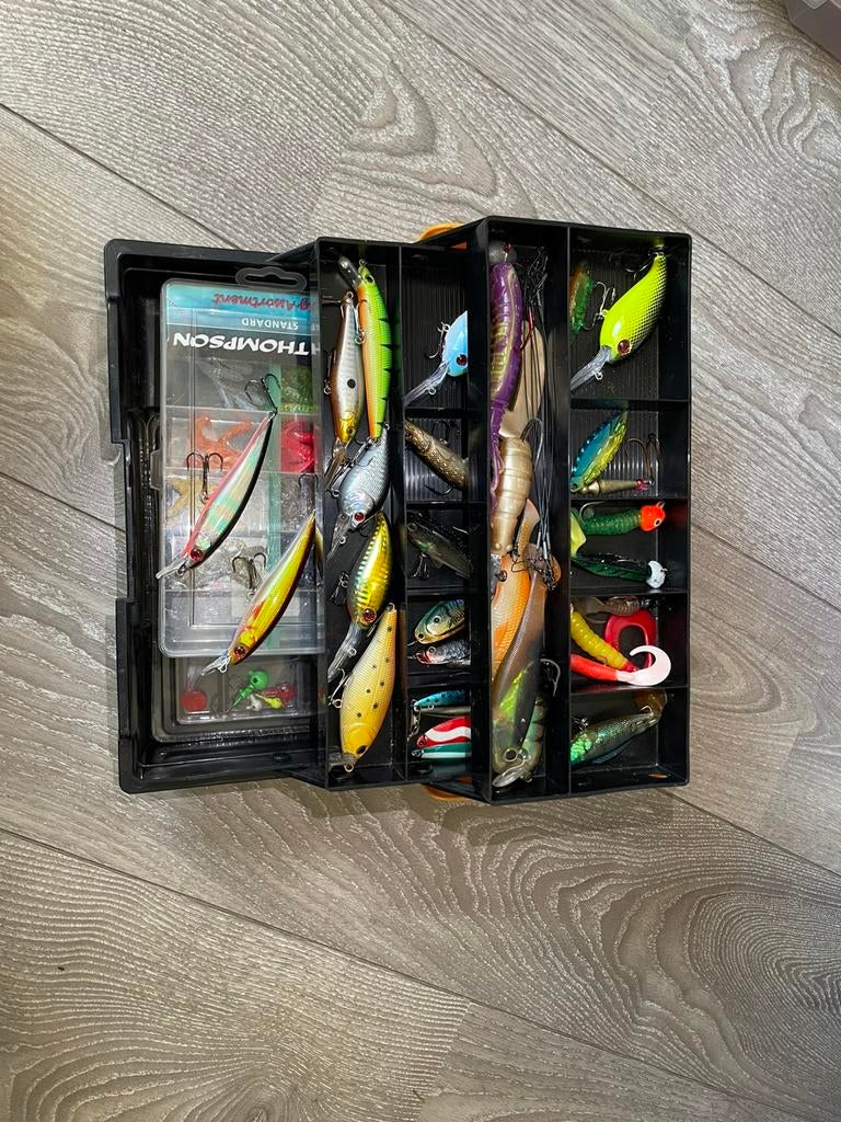 Albatros tacklebox vol roofvis materiaal, Ophalen of Verzenden, Gebruikt, Overige typen