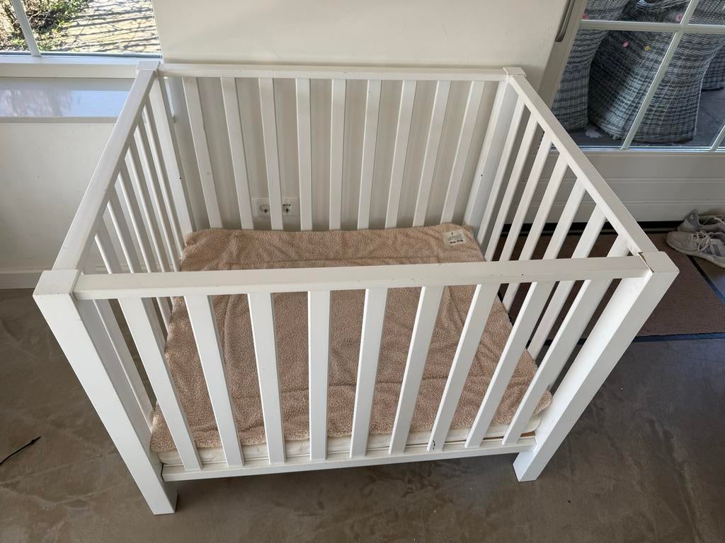 Gebruikte box met nieuw matras en Jolein kleed, Ophalen, Gebruikt, Overige typen