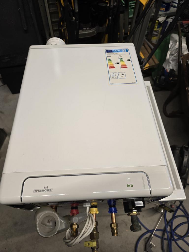 Intergas Kombi Kompakt HRE 24/18 A CV-ketel, Doe-het-zelf en Verbouw, Verwarming en Radiatoren, Ophalen, Zo goed als nieuw, Cv-ketel of Combi-ketel