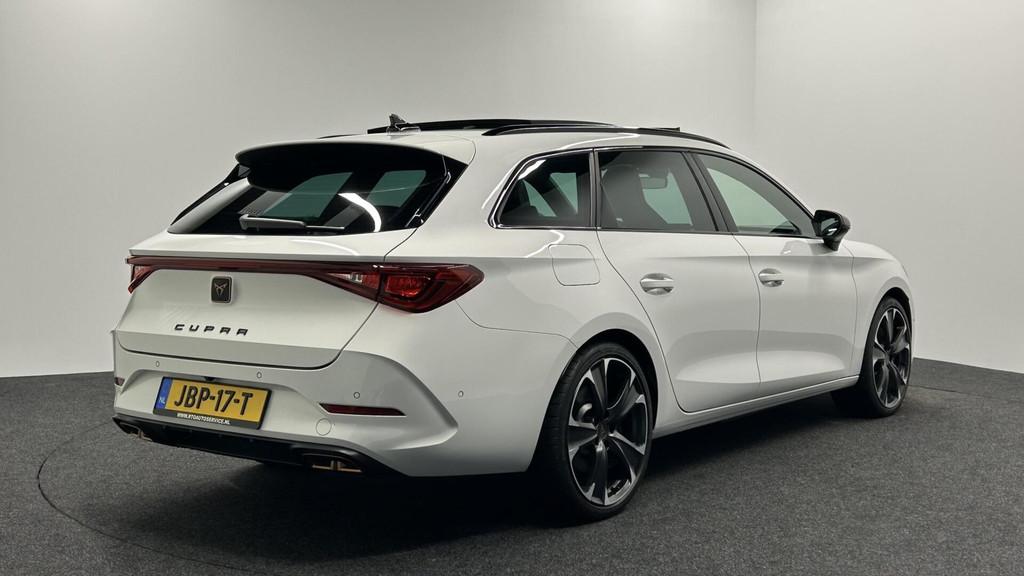 CUPRA Leon Sportstourer 1.4 e-Hybrid VZ Business PANO CAMERA, Auto's, Cupra, 77 km/l, Gebruikt, 4 cilinders, Met garantie (alle)