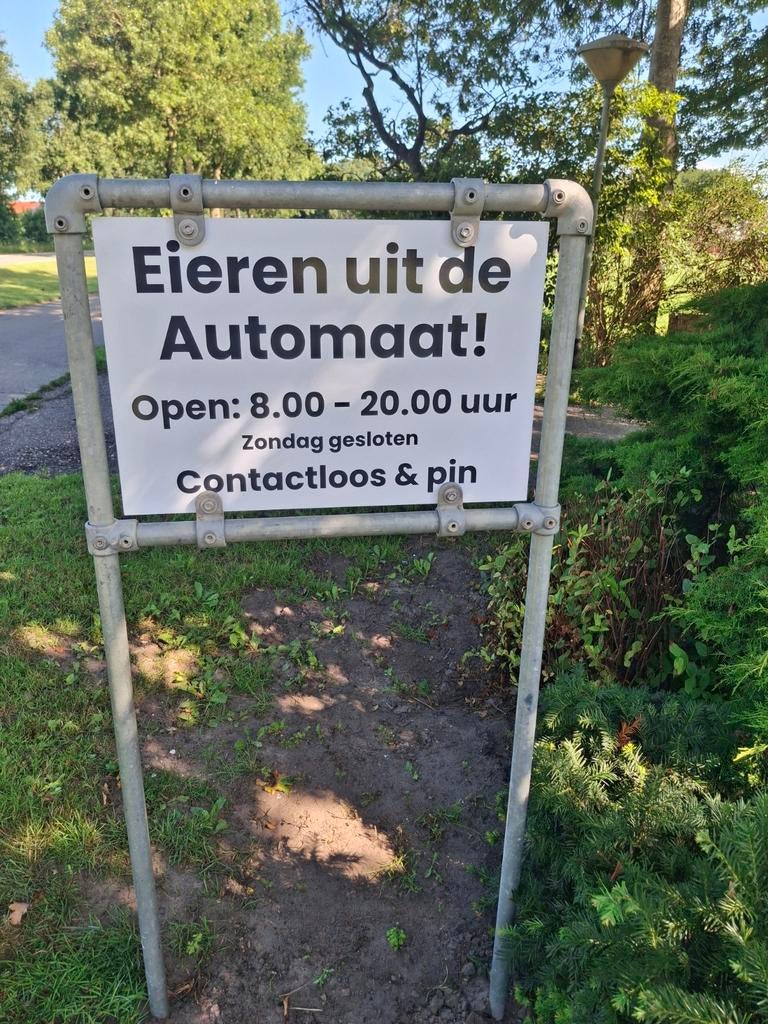 Eierautomaat met eieren, aardappels, uien en sap, Diversen, Ophalen