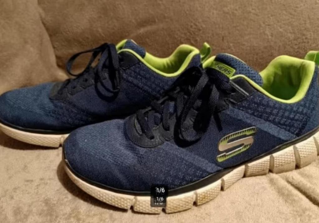 Skechers relaxed fit maat 42 (27cm) sportschoenen, Sportschoenen, Ophalen of Verzenden, Gedragen