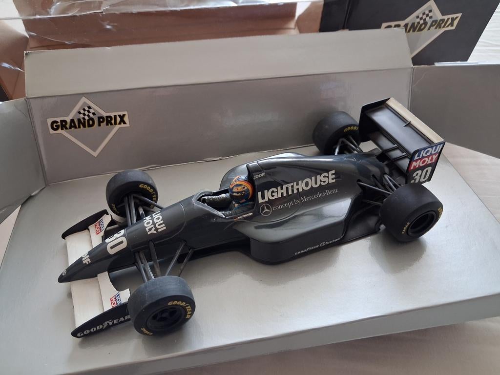 Formule 1 SAUBER MERCEDES F1  C12  1993  H.H. FRENTZEN 1:18, Ophalen of Verzenden, Zo goed als nieuw, Auto, MiniChamps