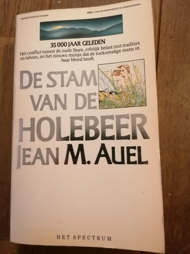 De Stam van de Holebeer - (Prehistorische Roman), Ophalen of Verzenden, Gelezen, Jean M. Auel, Nederland