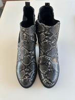 Stijlvolle Laarsjes met Slangenprint - Maat 42, Ophalen of Verzenden, Zo goed als nieuw, Zwart, Lage of Enkellaarzen