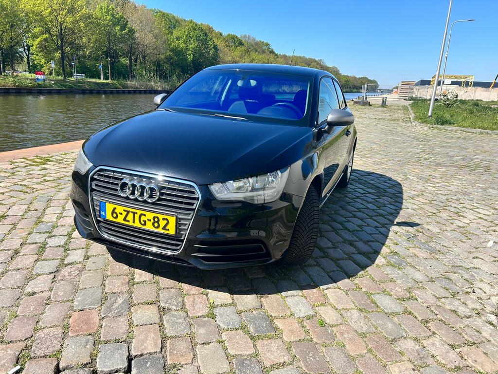 Audi A1 1.2 TFSI (63 kW) – 2012 – Zwart – Goed onderhouden, Auto's, Voorwielaandrijving, Stof, A1, 4 cilinders