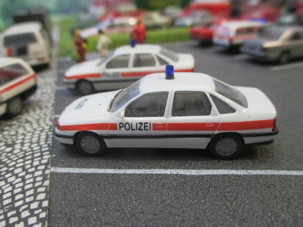 Opel Vectra A - Herpa Politie POLIZEI Zwitserland, Hobby en Vrije tijd, Modelauto's | 1:87, Ophalen of Verzenden, Zo goed als nieuw