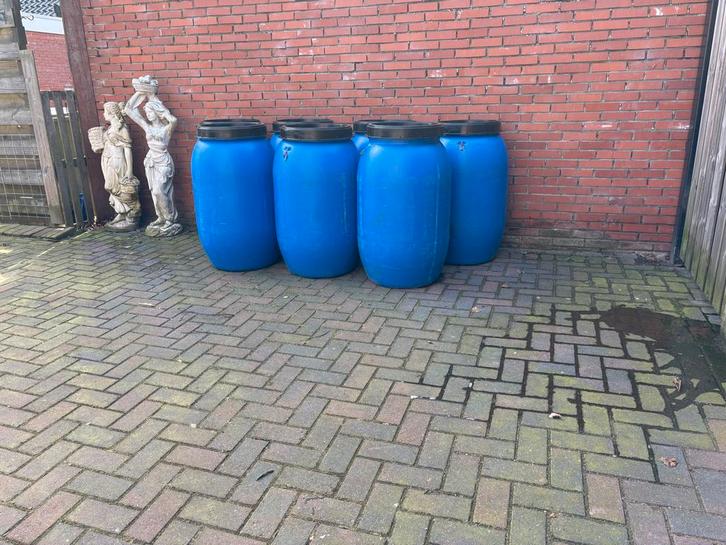 regentonnen / voertonnen met deksel, Tuin en Terras, Regentonnen, Zo goed als nieuw, Kunststof, 150 liter of meer, Ophalen