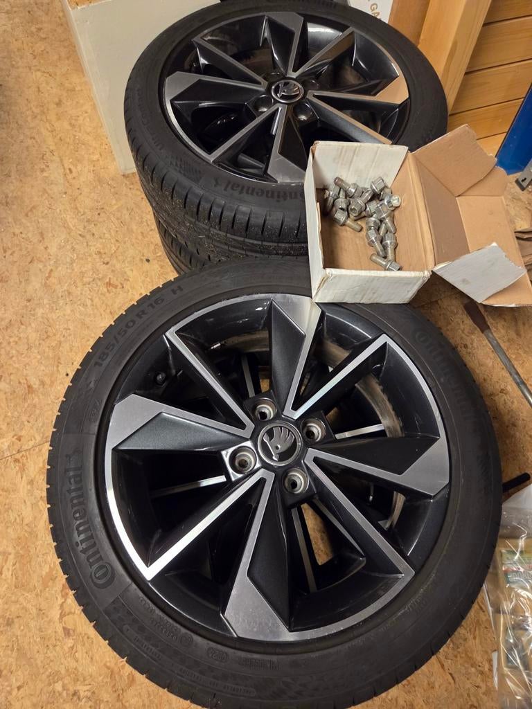 Zeer nette originele set velgen en banden vw skoda seat, Ophalen, Gebruikt, 16 inch, Banden en Velgen