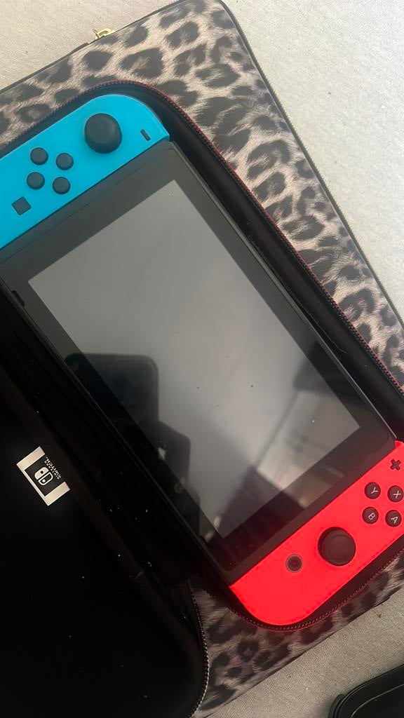 Nintendo Switch, Ophalen, Gebruikt, Met 2 controllers, Switch Original