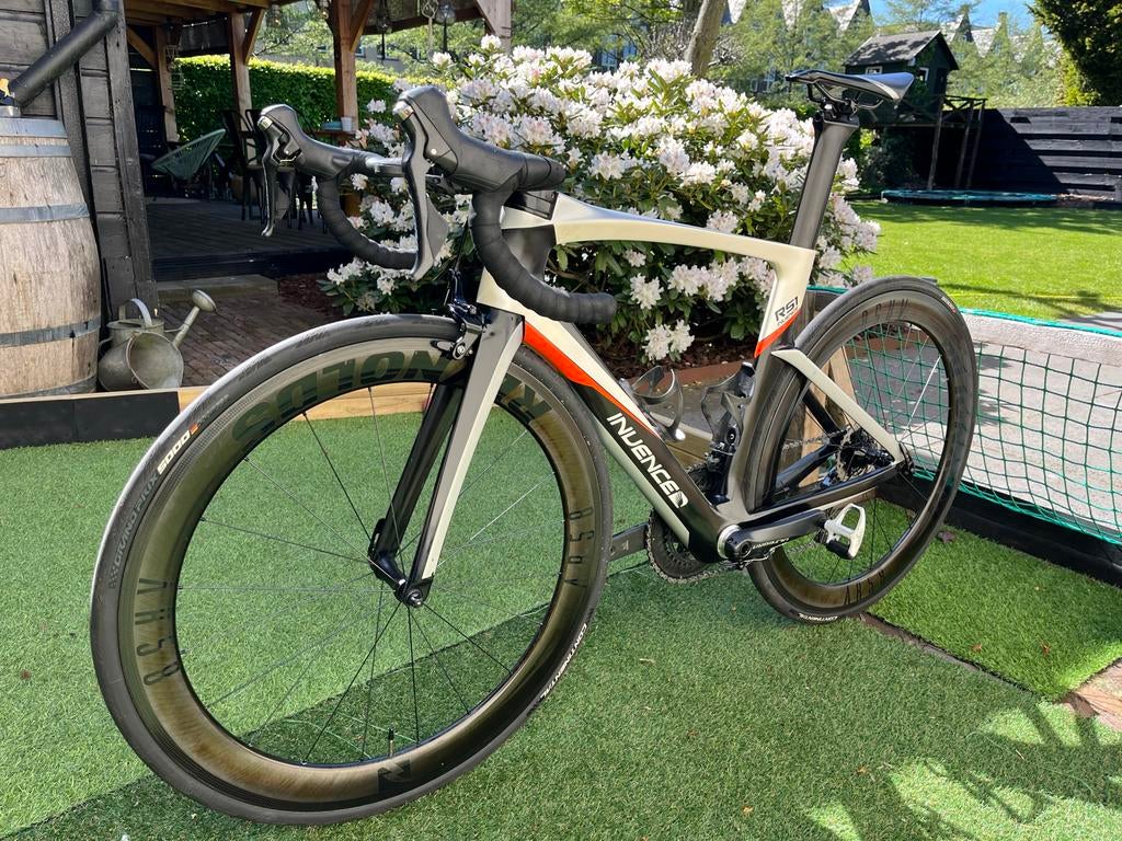 Aero racefiets Invence RS1 carbon, Fietsen en Brommers, Fietsen | Racefietsen, Carbon, Zo goed als nieuw, Meer dan 20 versnellingen