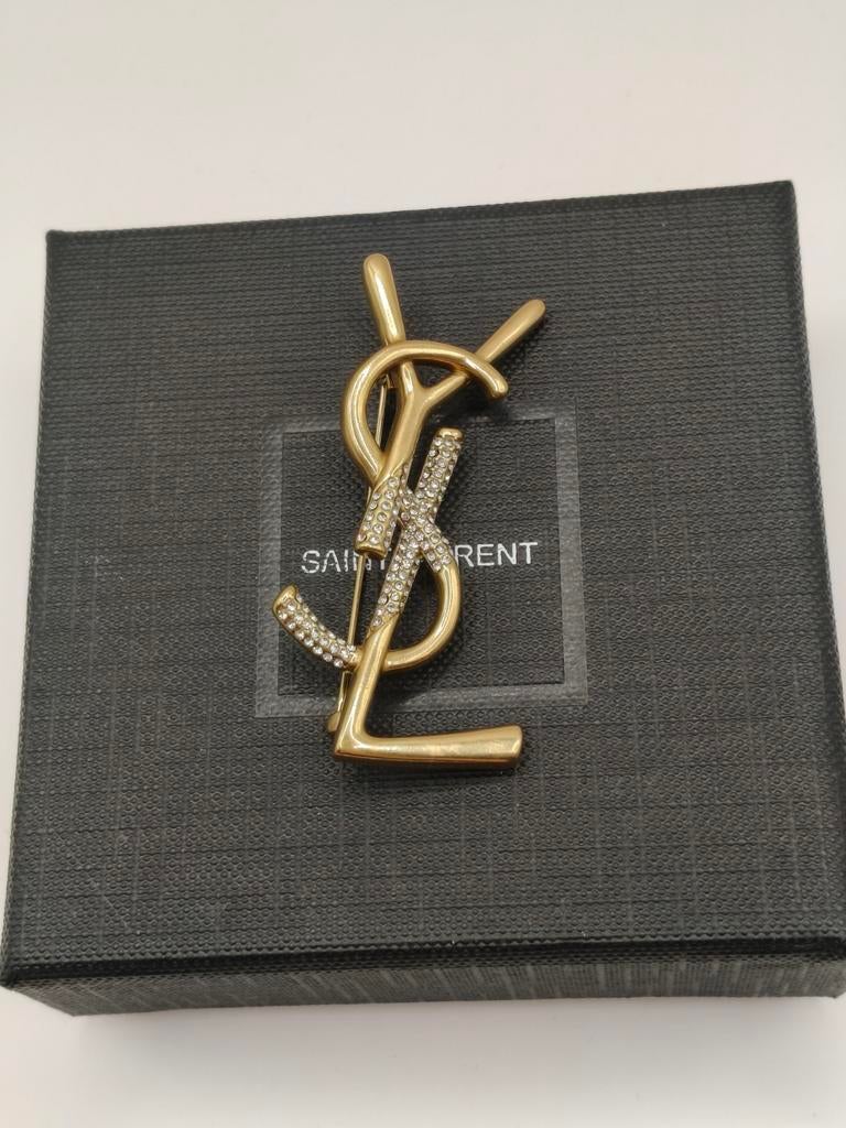 YSL Gouden broche met strass, Sieraden, Tassen en Uiterlijk, Broches, Overige materialen, 4 tot 7 cm, Nieuw, Ophalen of Verzenden