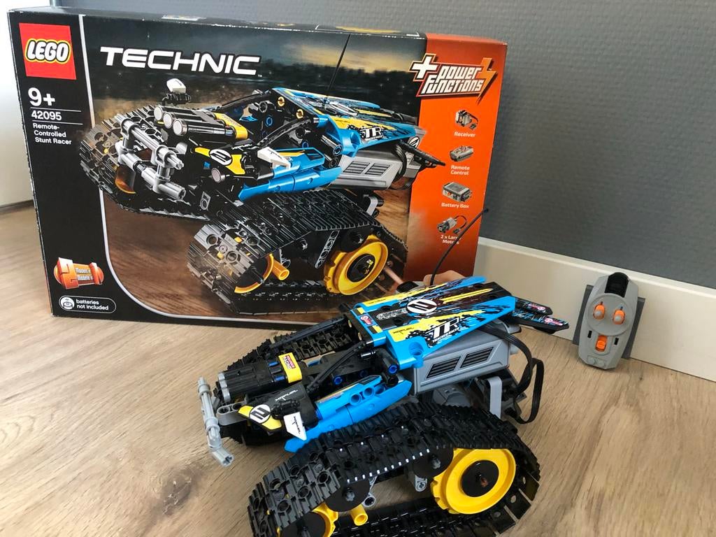 Lego Technic 42095 2-in-1 RC Stunt Racer met doos en boekje, Gebruikt, Lego, Ophalen of Verzenden, Complete set