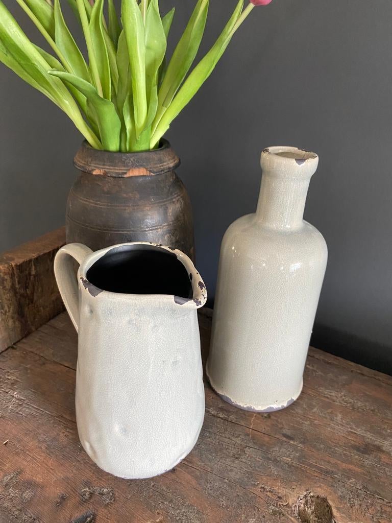 Vaas en kruik 2 vazen olijfgroen in nieuwstaat, Huis en Inrichting, Woonaccessoires | Vazen, Aardewerk of Porselein, Ophalen of Verzenden