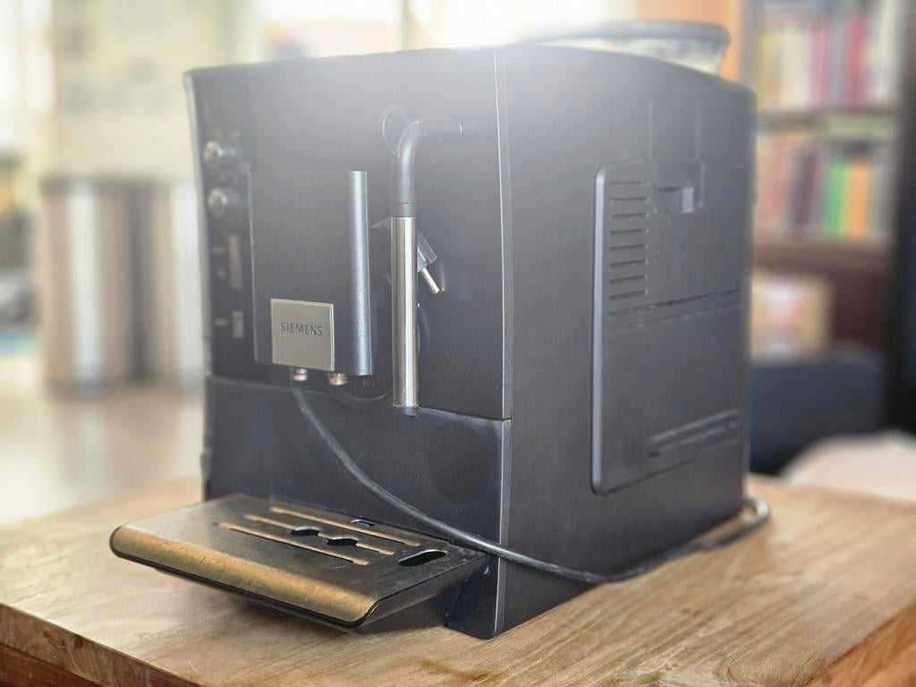 Siemens EQ5 koffiemachine, Witgoed en Apparatuur, Koffiezetapparaten, Ophalen, Gebruikt, Koffiemachine