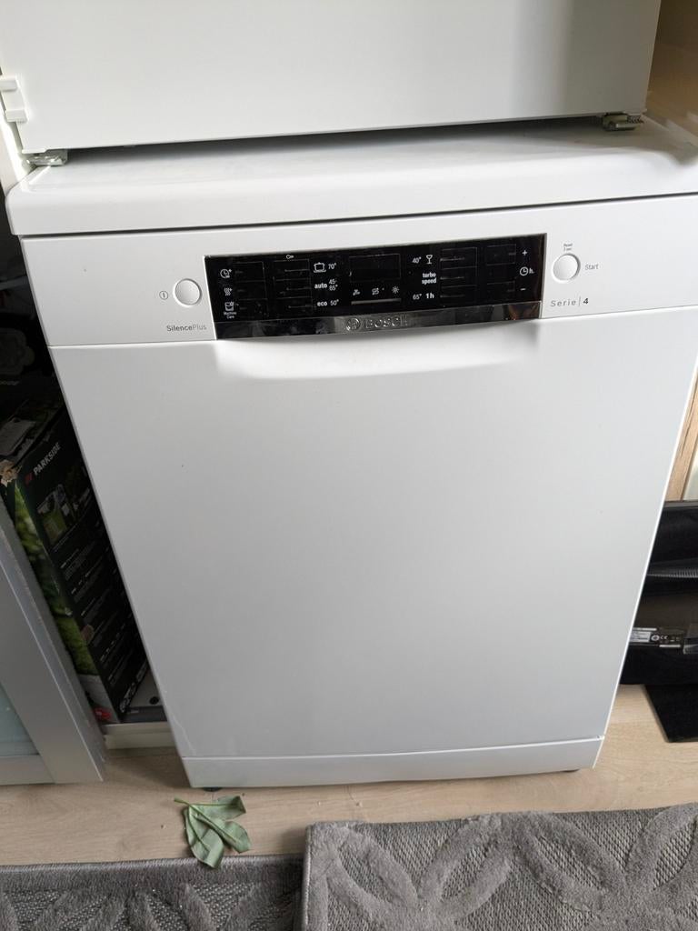 Bosch Serie 4 Vaatwasser, Witgoed en Apparatuur, Vaatwasmachines, Ophalen, Zo goed als nieuw, Vrijstaand, Minder dan 85 cm
