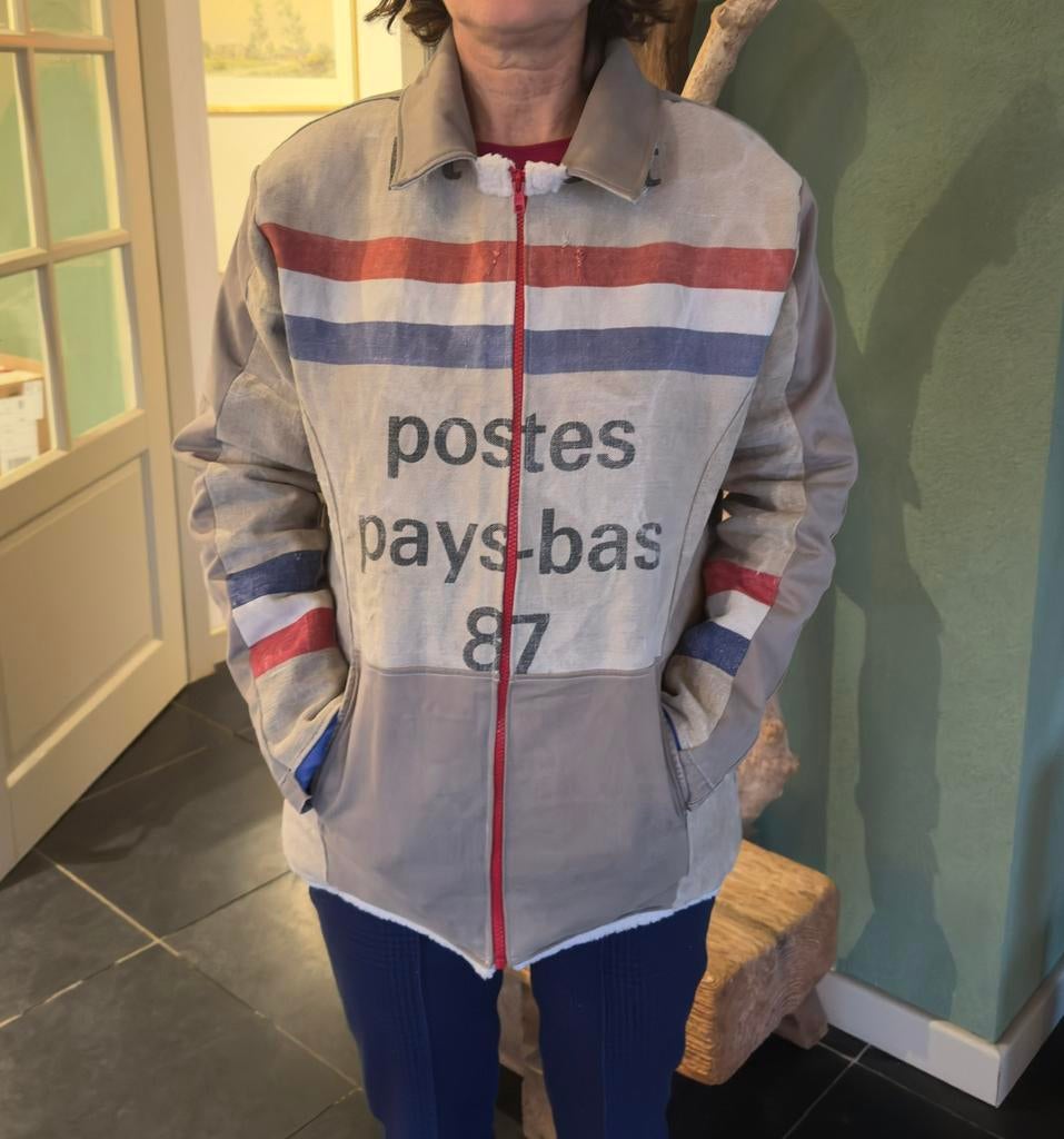 Unieke jas originele postzak, Ophalen of Verzenden, Nieuw, Maat 38/40 (M)