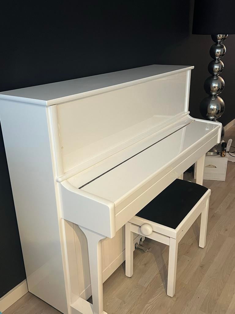 Witte Piano - Pearl River, Muziek en Instrumenten, Piano's, Zo goed als nieuw, Piano, Wit, Hoogglans, Ophalen