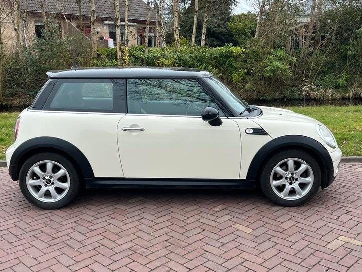 Mini 1.6 16V Cooper Chili 2008, Clima, Wit met zwart dak, Auto's, Mini, Particulier, Cooper, ABS, Airbags, Airconditioning, Alarm