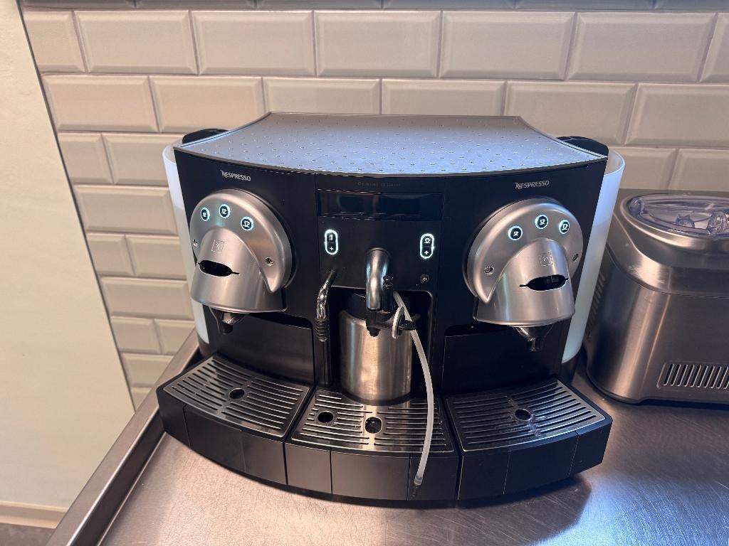 Nespresso Gemini CS220 (Refurbished), Ophalen, Koffiepads en cups, 2 tot 4 kopjes, Afneembaar waterreservoir