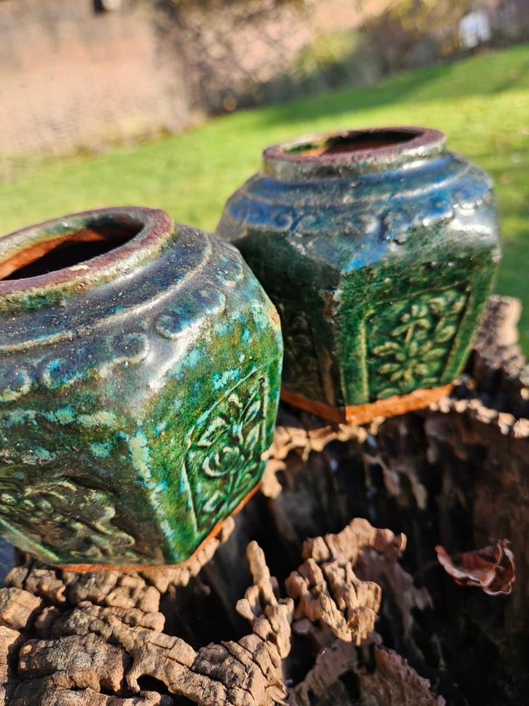 2 oude kleine potjes / vaasjes, Ophalen