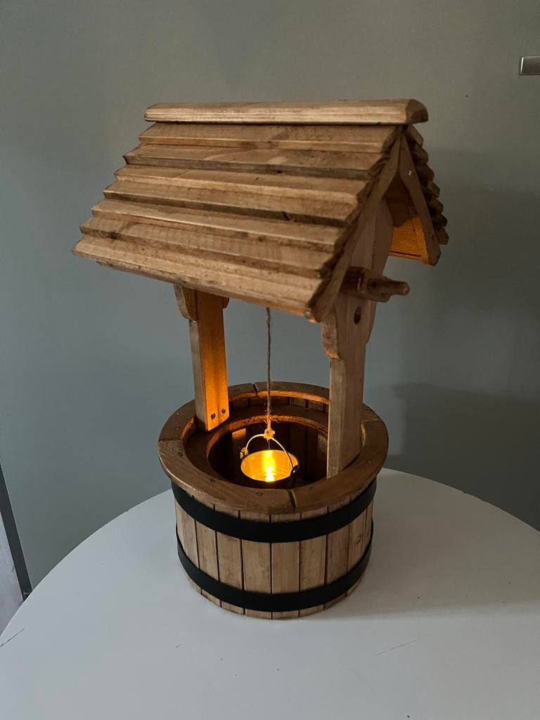 Decoratieve Houten Waterput met Verlichting, Ophalen of Verzenden, Zo goed als nieuw