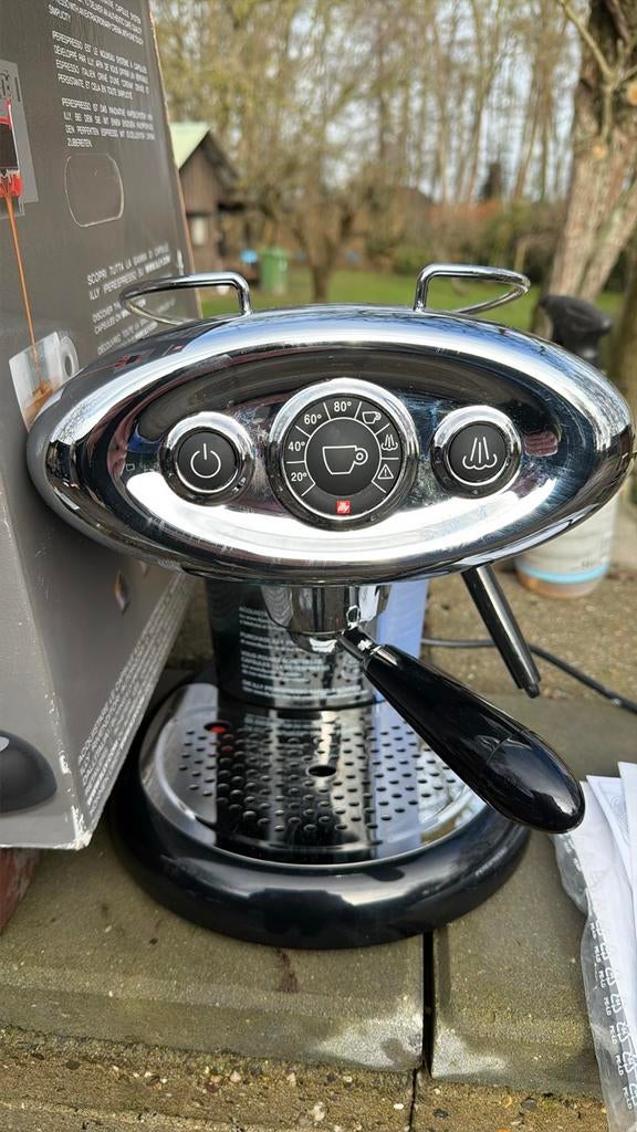 Illy iperEspresso Koffiemachine - Zo goed als nieuw, Koffiepads en cups, Espresso apparaat, Ophalen of Verzenden, Zo goed als nieuw
