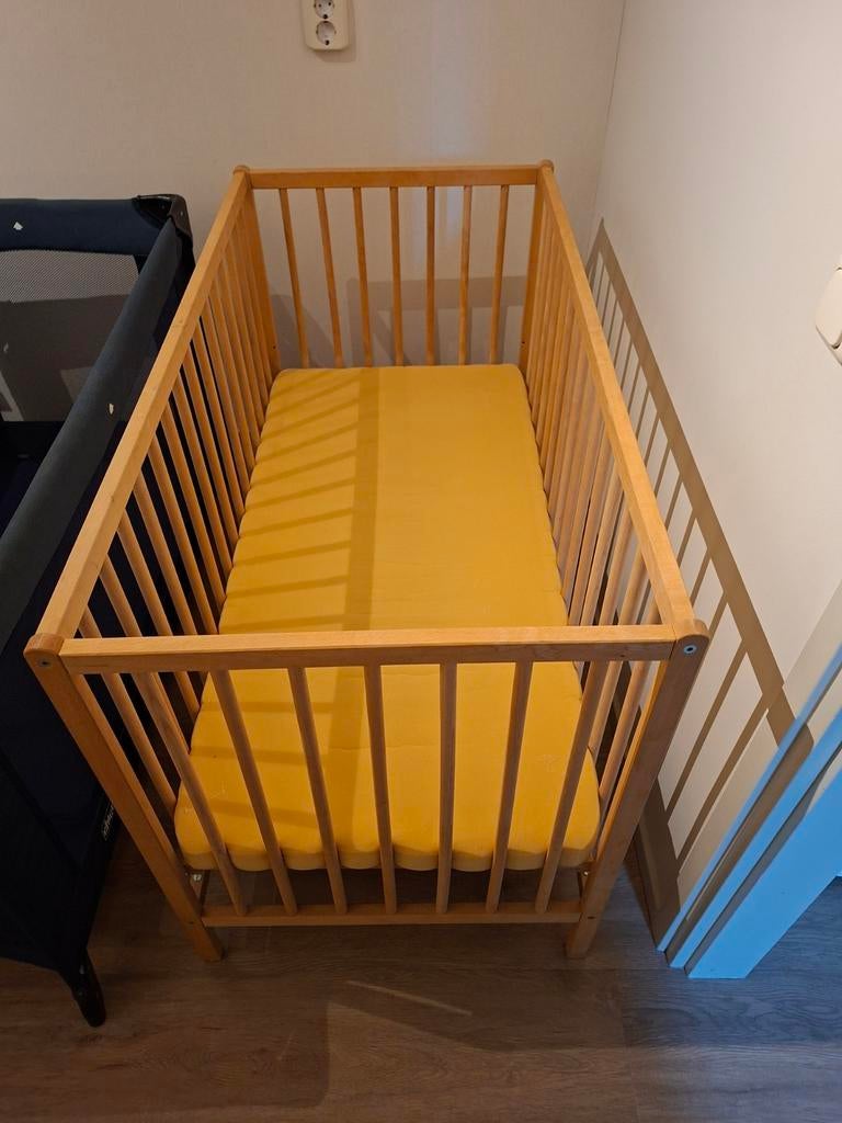 Houten kinderbedje, Kinderen en Baby's, Ophalen