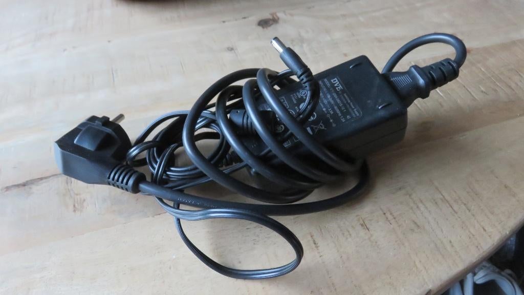 DVE Adapter Model DSA-0421S-12    12V / 3,5A, Audio, Tv en Foto, Opladers, Ophalen of Verzenden, Gebruikt