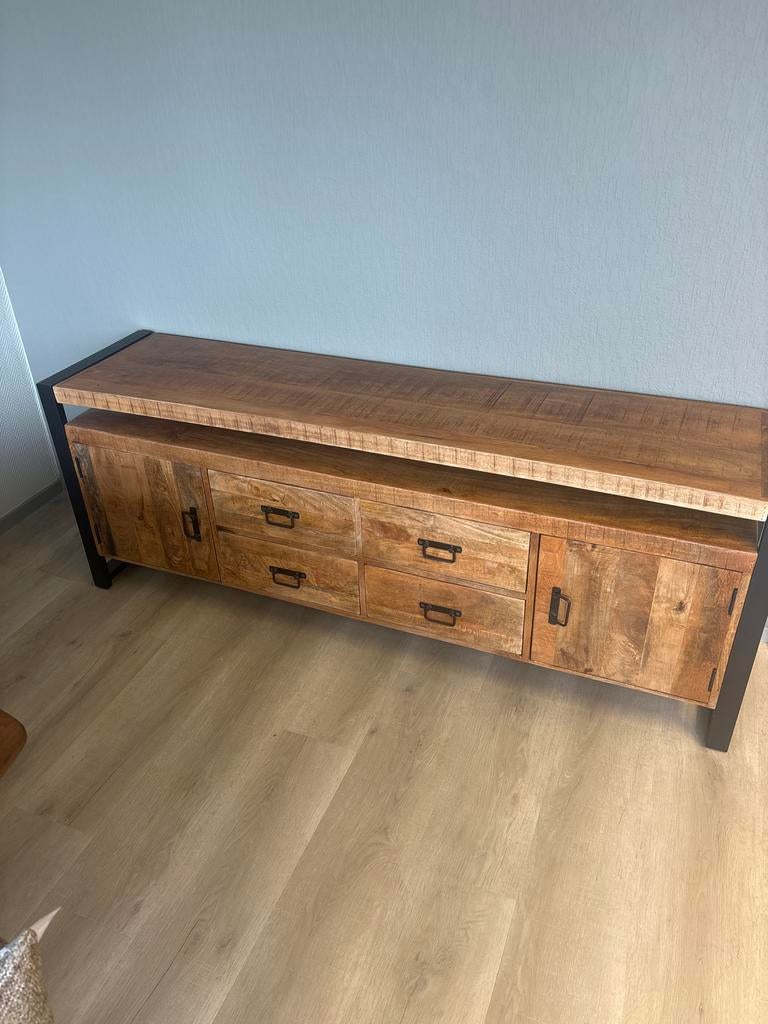 Dressoir kast van mangohout, 200 lang, Huis en Inrichting, Kasten | Dressoirs, Ophalen of Verzenden, Zo goed als nieuw, 200 cm of meer