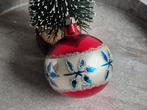Vintage kerstbal rood wit blauw 574, Diversen, Kerst, *, Gebruikt, *, Ophalen of Verzenden