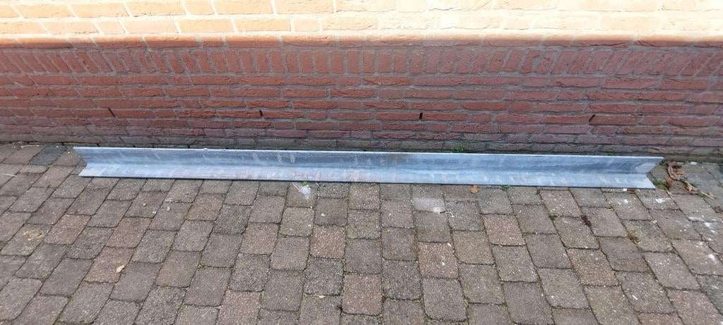 Stalen latei/ L-profiel / Hoeklijn - 285 cm lang, Doe-het-zelf en Verbouw, Ophalen, Gebruikt